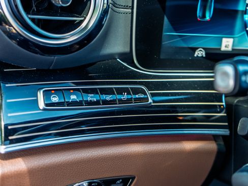 Used 2018 Mercedes-Benz E 63 AMG S image 34