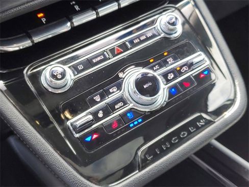 Certified 2022 Lincoln Corsair Standard w/ Premium Package image 20