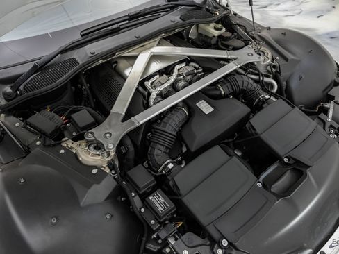Used 2022 Aston Martin V8 Vantage Coupe RWD image 92