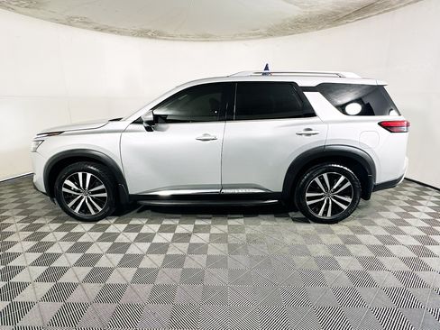 Used 2024 Nissan Pathfinder Platinum w/ Cargo Package AWD/4WD image 6