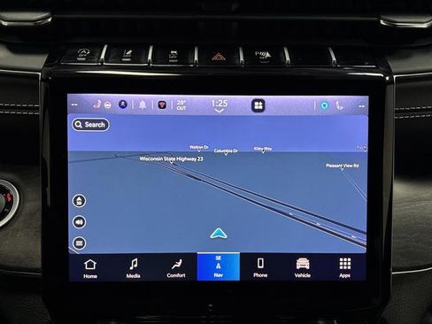 Used 2022 Jeep Grand Cherokee Overland w/ Luxury Tech Group IV image 10