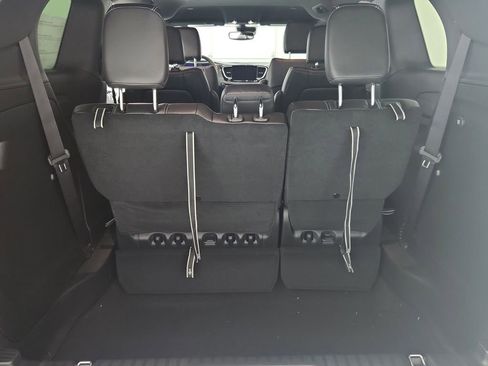 New 2026 Chrysler Pacifica Select image 32
