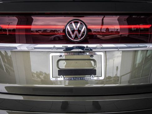 Used 2026 Volkswagen Atlas Cross Sport SE FWD image 16