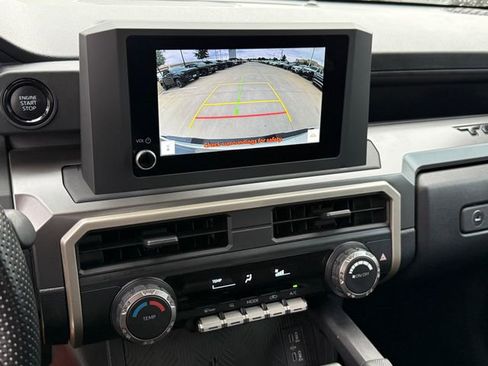 Used 2024 Toyota Tacoma SR5 AWD/4WD image 17