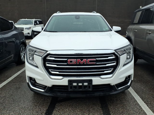 Used 2024 GMC Terrain SLT AWD/4WD image 2