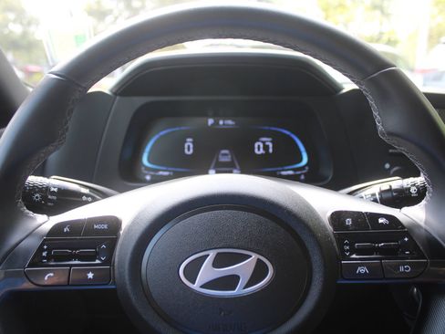 Used 2025 Hyundai Elantra Sport FWD image 24
