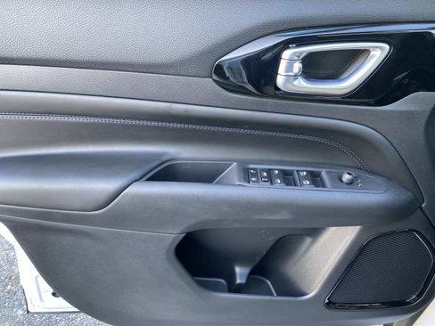 New 2026 Jeep Compass Limited image 14