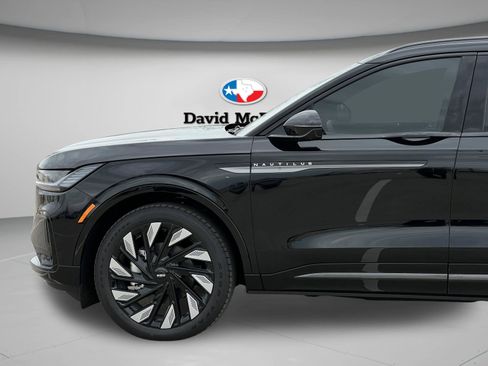 New 2026 Lincoln Nautilus Reserve w/ Jet Appearance Package image 9