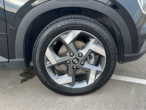 Used 2025 Hyundai Venue SEL FWD image 16