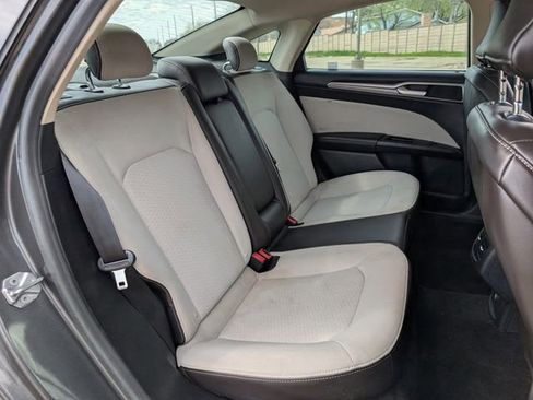 Used 2019 Ford Fusion SE w/ Equipment Group 151A image 27