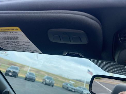 Used 2017 Ford Mustang GT Premium image 32