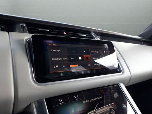 Used 2020 Land Rover Range Rover Sport SVR image 26