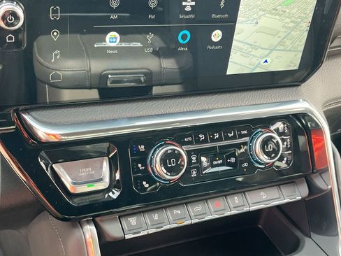 New 2025 GMC Sierra 2500 Denali w/ Denali Reserve Package AWD/4WD image 24