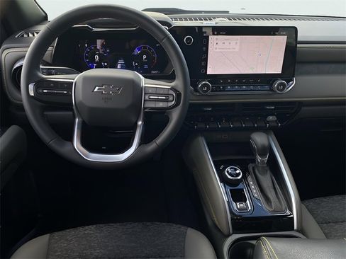 Used 2024 Chevrolet Colorado ZR2 w/ Technology Package image 18