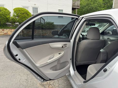Used 2011 Toyota Corolla LE FWD image 16