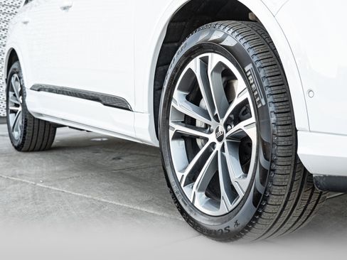 Certified 2025 Audi Q7 2.0T Premium w/ Convenience Plus Package image 35