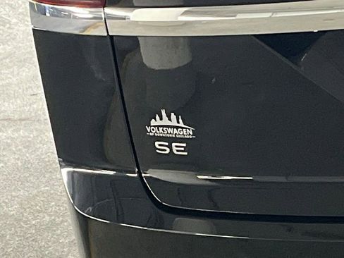 Used 2023 Volkswagen Atlas Cross Sport SE image 33