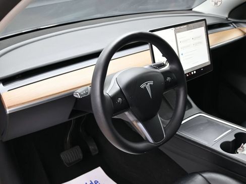 Used 2023 Tesla Model Y Long Range AWD/4WD image 31