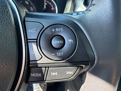 Used 2025 Toyota RAV4 XLE Premium image 29