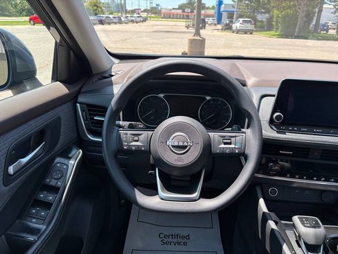 Used 2023 Nissan Rogue SV FWD image 20