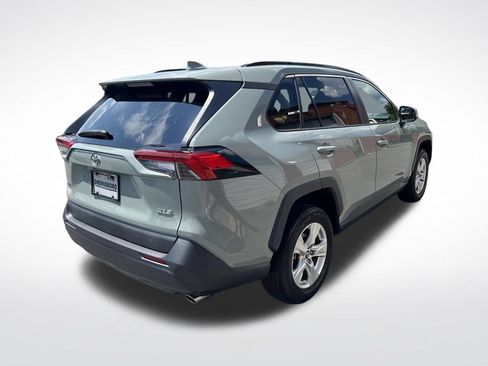 Used 2019 Toyota RAV4 XLE w/ Convenience Package FWD image 6