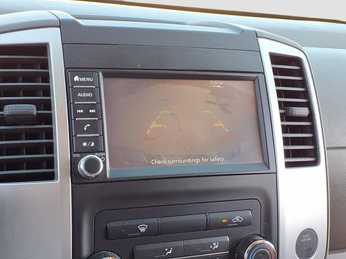 Used 2019 Nissan Frontier SV image 11