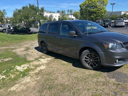Used 2019 Dodge Grand Caravan GT image 1