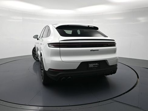 Certified 2026 Porsche Cayenne E-Hybrid Coupe AWD/4WD image 27