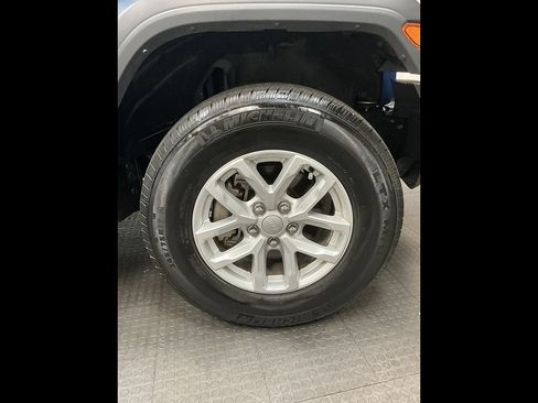 Used 2023 Jeep Wrangler Sport AWD/4WD image 35