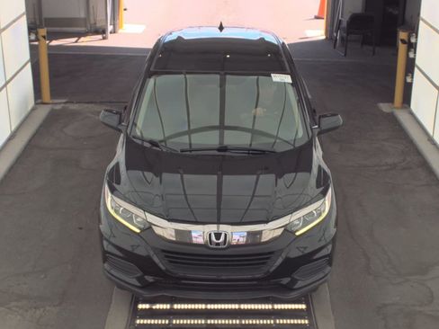 Used 2019 Honda HR-V LX image 2