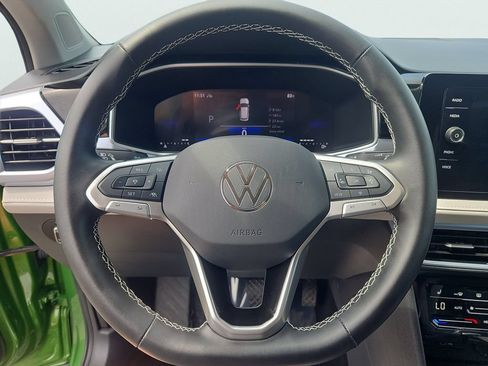 Used 2025 Volkswagen Taos SE AWD/4WD image 26