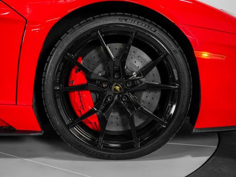 Used 2018 Lamborghini Aventador S image 27