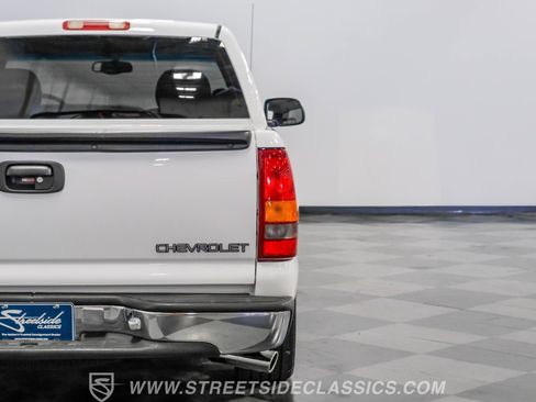 Used 2000 Chevrolet Silverado 1500 LS image 24