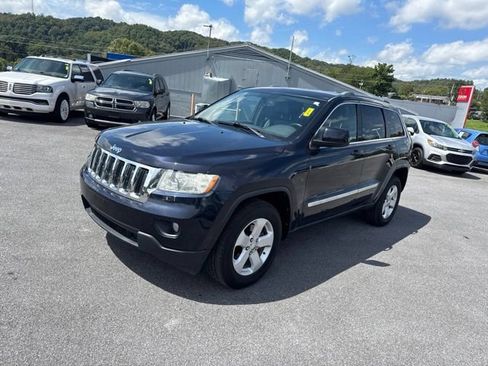Used 2011 Jeep Grand Cherokee Laredo AWD/4WD image 4