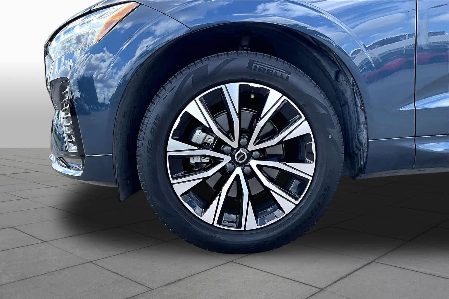 Used 2024 Volvo XC60 B5 Core AWD/4WD image 10