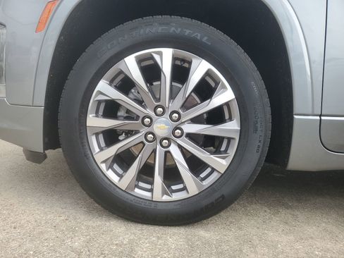 Used 2023 Chevrolet Traverse Premier image 7