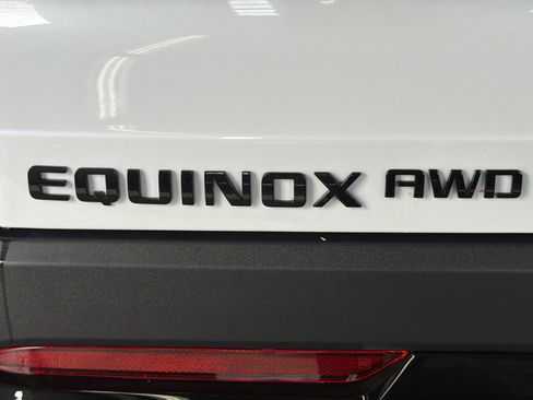 New 2026 Chevrolet Equinox RS w/ Convenience Package III AWD/4WD image 9
