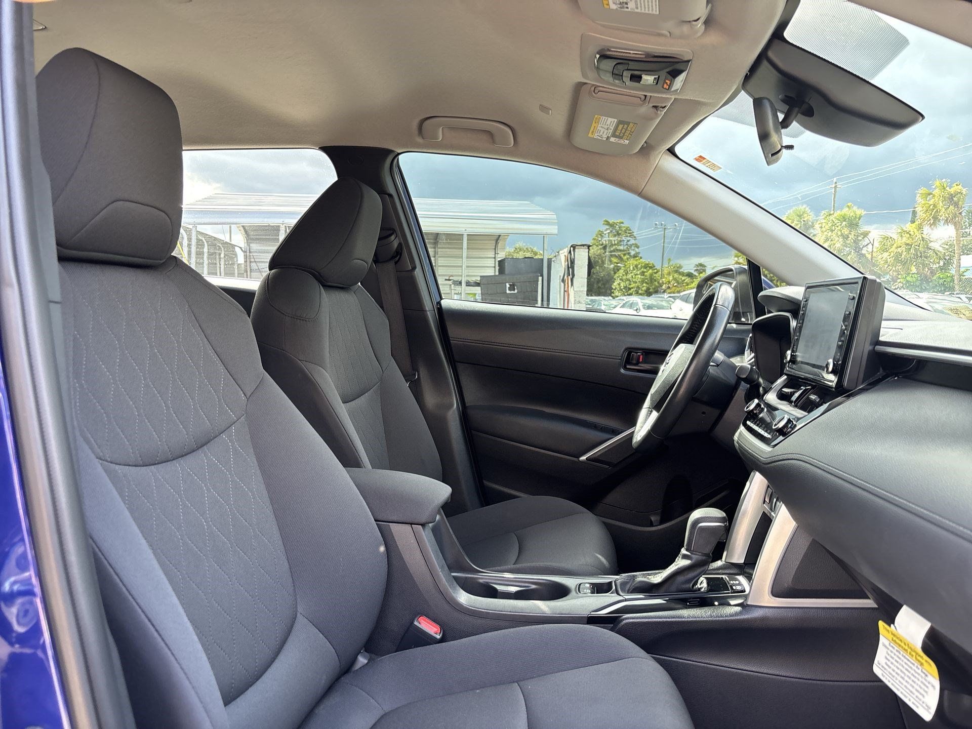 Used 2022 Toyota Corolla Cross LE FWD image 23
