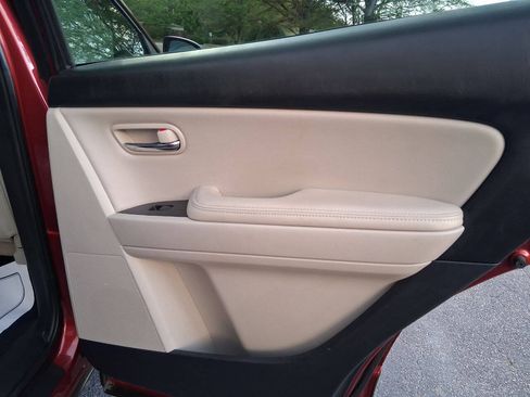 Used 2010 MAZDA CX-9 Touring w/ Moonroof & Bose Audio Pkg FWD image 23
