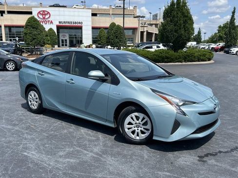 Used 2016 Toyota Prius Two FWD image 2