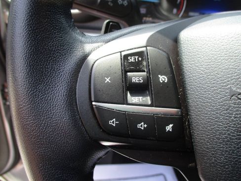 Used 2020 Ford Explorer XLT w/ Equipment Group 202A AWD/4WD image 18