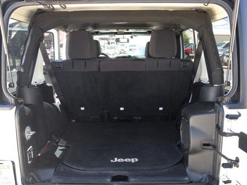 Used 2014 Jeep Wrangler Unlimited Sahara w/ Connectivity Group AWD/4WD image 26