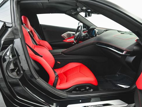 Used 2024 Chevrolet Corvette Stingray Preferred Conv w/ Z51 Performance Package RWD image 34