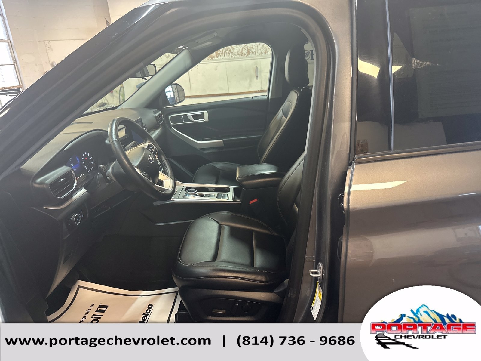 Used 2024 Ford Explorer XLT w/ Equipment Group 202A RWD image 10