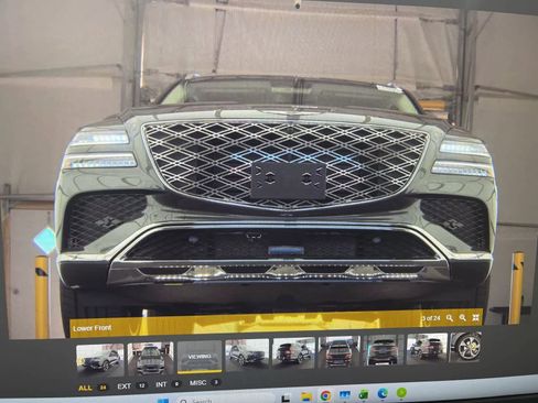 Used 2026 Genesis GV80 2.5T Prestige image 2