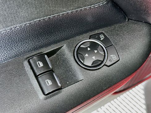 Used 2015 Ford Mustang Coupe RWD image 19