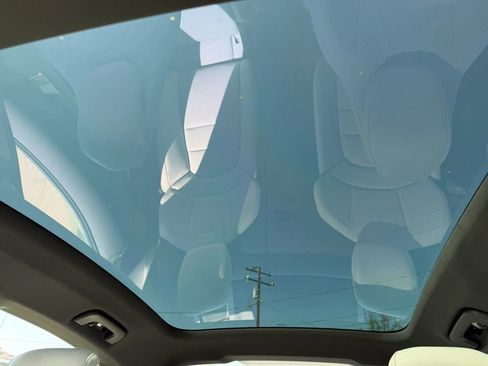 Used 2020 Porsche Taycan 4S image 28