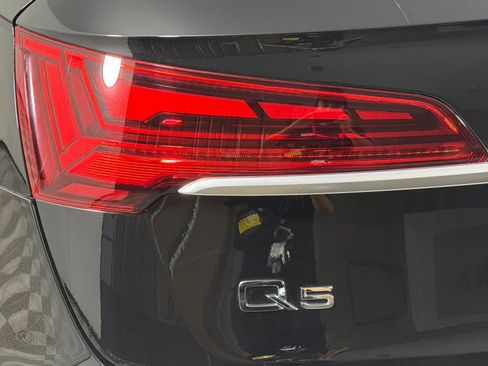 Used 2023 Audi Q5 2.0T Premium Plus w/ Premium Plus Package AWD/4WD image 25