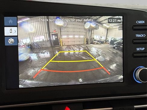 Certified 2025 Hyundai Elantra Sport image 17