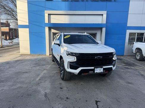 Used 2024 Chevrolet Suburban Z71 w/ Off-Road Capability Package image 3